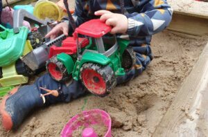 Bagger im Sandkasten